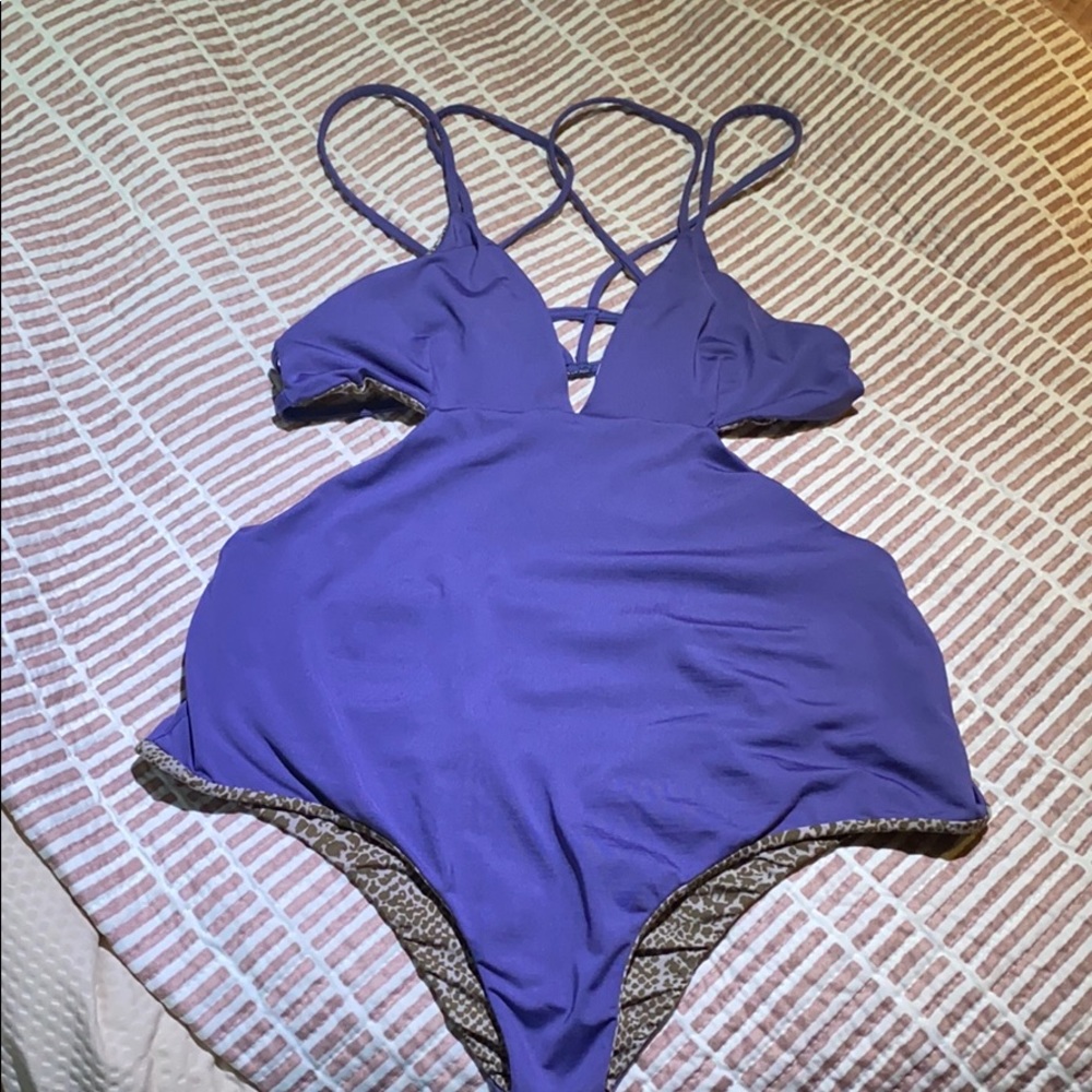 Acacia Rote One Piece